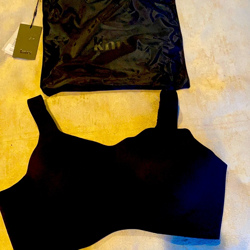 Knix Catalyst Sports Bra with storage bag